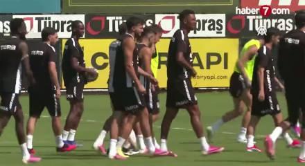 Kara Kartal Avrupa'da sahaya &ccedil;ıkıyor