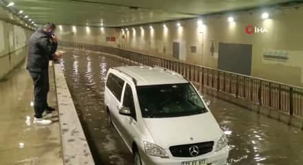 Pendik'teki sel felaketinde kaybolan 2 kişiyi arama &ccedil;alışmaları devam ediyor