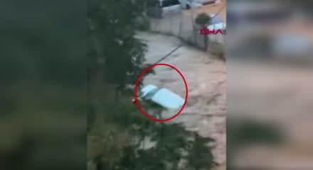 Sarıyer&rsquo;de selde kaybolan Ahmet Derin&rsquo;in aracının s&uuml;r&uuml;klendiği anların g&ouml;r&uuml;nt&uuml;s&uuml; ortaya &ccedil;ıktı