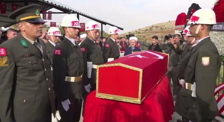 Şehit Piyade Uzman &Ccedil;avuş Mustafa Aslan son yolculuğuna uğurlandı