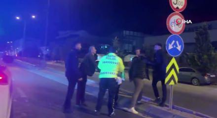 "Teşkilat mısınız" diyen alkoll&uuml; s&uuml;r&uuml;c&uuml;ye polisten anlamlı cevap: "Polis teşkilatıyız"