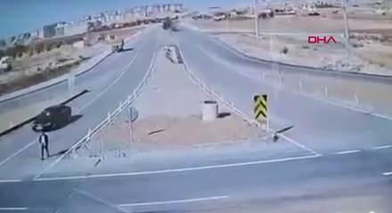 MHP Milletvekili Karako&ccedil;'un yaralandığı kazanın g&ouml;r&uuml;nt&uuml;leri ortaya &ccedil;ıktı