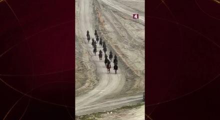 Ateş Serbest-2026'da o anlar damga vurdu: Akıncılar t&uuml;m heybetiyle selamladı!