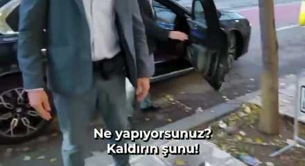 Bulgaristan'ı karıştıran olay: Koruması gazeteciyi bayılttı, kendisi makam aracıyla ka&ccedil;tı!