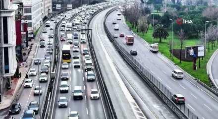 İstanbul&rsquo;da yola &ccedil;ıkacaklar dikkat: D-100 bu gece saat 22.00'de ulaşıma kapandı
