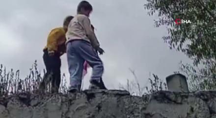 Sarıkamış'ta y&uuml;rekleri ısıtan bayrak sevdası kamerada 