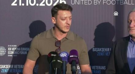 Mesut &Ouml;zil'den FIFA'ya: Herkese eşit davranın!