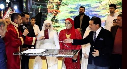 Nikah memurunun hareketi Ahmet &Ouml;zer'i kızdırdı