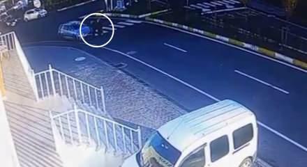 Tekirdağ'da yaya ge&ccedil;idindeki feci kaza kameraya yansıdı