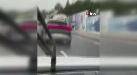 Avcılar&rsquo;da aynı ara&ccedil;la ikinci perde! Kamerayı g&ouml;r&uuml;nce plakaları s&ouml;kt&uuml;ler