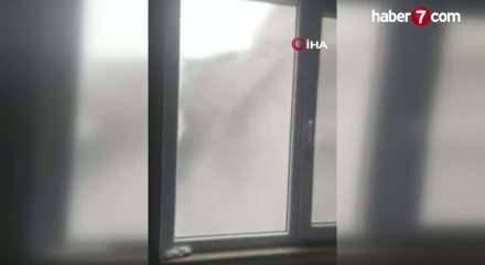 Avcılar'da korkutan &ccedil;&ouml;kme: Yıkılan bina komşu dairenin duvarını yıktı