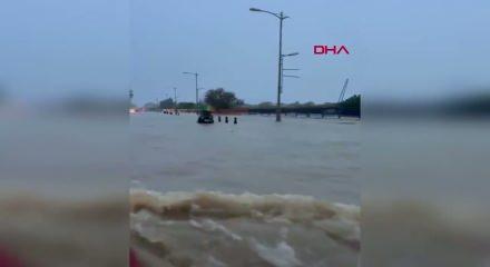 Muğla'da sağanak kabusu: Karayolu g&ouml;le d&ouml;nd&uuml;, yol trafiğe kapatıldı!