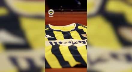 Fenerbah&ccedil;e, milli araya kadar Dirk Kuyt'a emanet