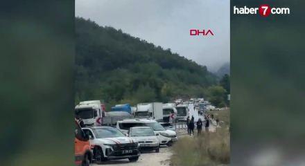 Isparta- Antalya kara yolunda yolcu otob&uuml;s&uuml; devrildi