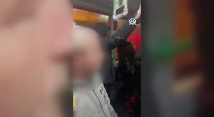 İstanbul'daki otob&uuml;steki atışma biber gazı ile son buldu