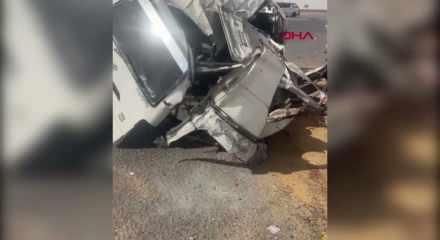 Mısır&rsquo;da minib&uuml;s ile TIR &ccedil;arpıştı: 10 &ouml;l&uuml;, 24 yaralı