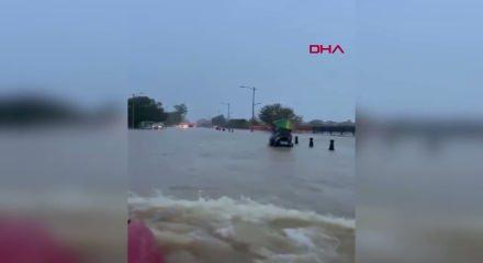 Muğla'da sağanak kabusu: Karayolu g&ouml;le d&ouml;nd&uuml;, yol trafiğe kapatıldı!