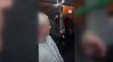 İstanbul'daki otob&uuml;steki atışma biber gazı ile son buldu