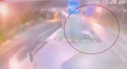 Van'da 2 kişinin hayatını kaybettiği kaza anı ortaya &ccedil;ıktı