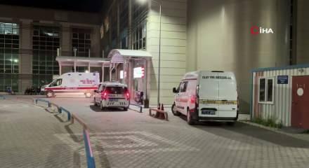 Yemek sofrasında evlat dehşeti: Babasını bı&ccedil;akla &ouml;ld&uuml;rd&uuml;