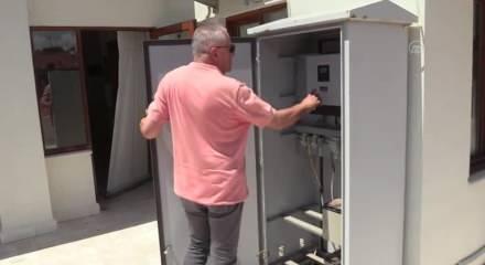 Balkona Kurduklari Gunes Paneli Sayesinde 7 Yildir Elektrik Faturasi Odemiyorlar Video 7
