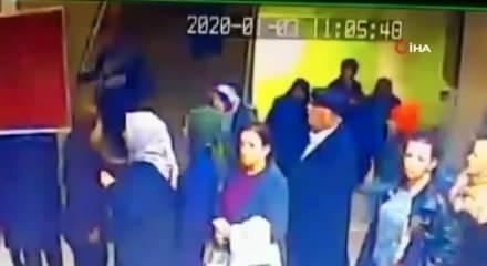 Herkesin Gozu Onunde Doktora Kafa Atarak Burnunu Kirdi O Anlar Kamerada Video 7