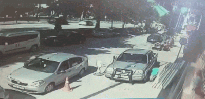 TIR 6 otomobili bi&ccedil;ti! O anlar kamerada!