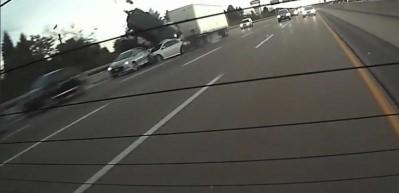 TIR ara&ccedil;ları bi&ccedil;ip ge&ccedil;ti