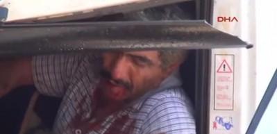  TIR'da sıkışan s&uuml;r&uuml;c&uuml; ve oğlunu kurtarma seferberliği
