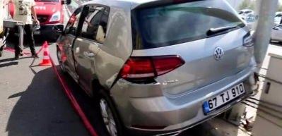 TIR'ın &ccedil;arptığı otomobil ref&uuml;je &ccedil;ıktı: 1 yaralı