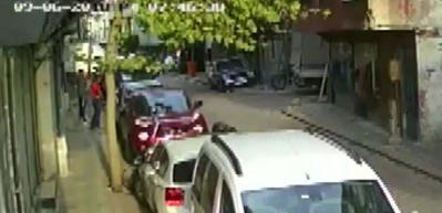 Tırmanarak girdi, kapıdan &ccedil;ıktı