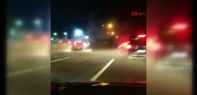 Trafik yoğunluğunu &ccedil;ekerken feci kazayı g&ouml;r&uuml;nt&uuml;ledi