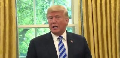 Trump Google, Twitter ve Facebook'u topa tuttu