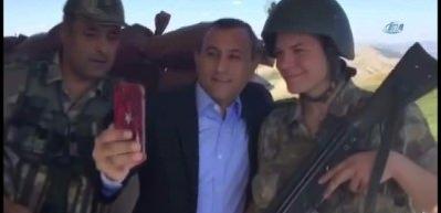 Tunceli'de n&ouml;betteki askere 'Baba' s&uuml;rprizi