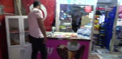 T&uuml;rk bayrağı asılı marketi yakmak istemişler 