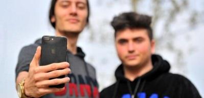 T&uuml;rk gen&ccedil;leri, Apple'ın 200 bin dolarlık teklifini reddetti! 
