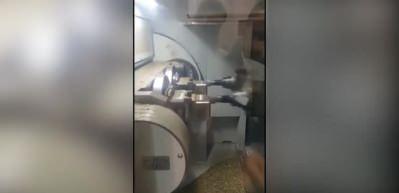 T&uuml;rkler yaptı! İstiklal Marşı'nı s&ouml;ylediler