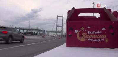 Tuzla Belediyesi, iftar saatinde yollarda olan İstanbulluları unutmadı