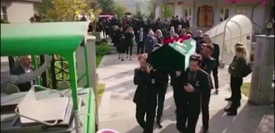Ufak Tefek Cinayetler: Arzu &ouml;l&uuml;yor!