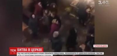 Ukrayna'da kilisede rahipler birbirine girdi
