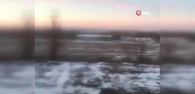 Ukraynalı askerlerin ve ayrılık&ccedil;ıların &ccedil;atışmaları amat&ouml;r kameraya yansıdı