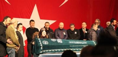 &Uuml;nl&uuml; tiyatrocu Ayberk Atilla'ya veda
