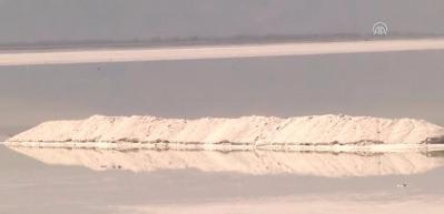 Urumiye G&ouml;l&uuml;, tuz &ccedil;&ouml;l&uuml; oluyor