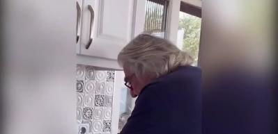 Usta oyuncu Erdal &Ouml;zyağcılar'dan lavaş yapmanın p&uuml;f noktaları!