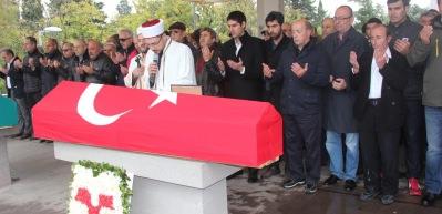 Usta tiyatrocu son yolculuğuna uğurlandı
