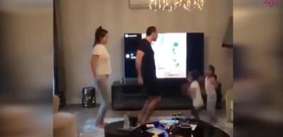Uzaylı dans akımına Demet Akalın'da katıldı