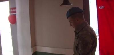 Uzman &ccedil;avuştan s&uuml;rpriz evlenme teklifi!