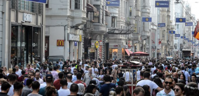 Vali Yerlikaya İstanbul'a gelen turist sayısını a&ccedil;ıkladı