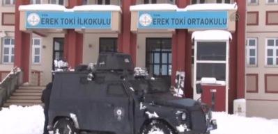 Van'da okula bombalı saldırı