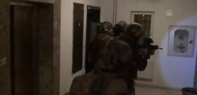 Van'da ter&ouml;r operasyonu: 6 g&ouml;zaltı